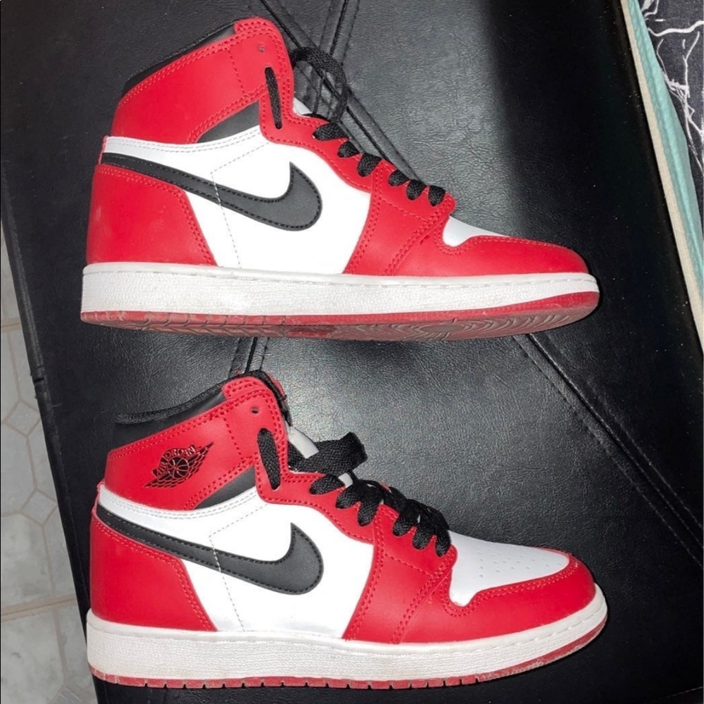 Air Jordan 1 Retro Chicago 2015